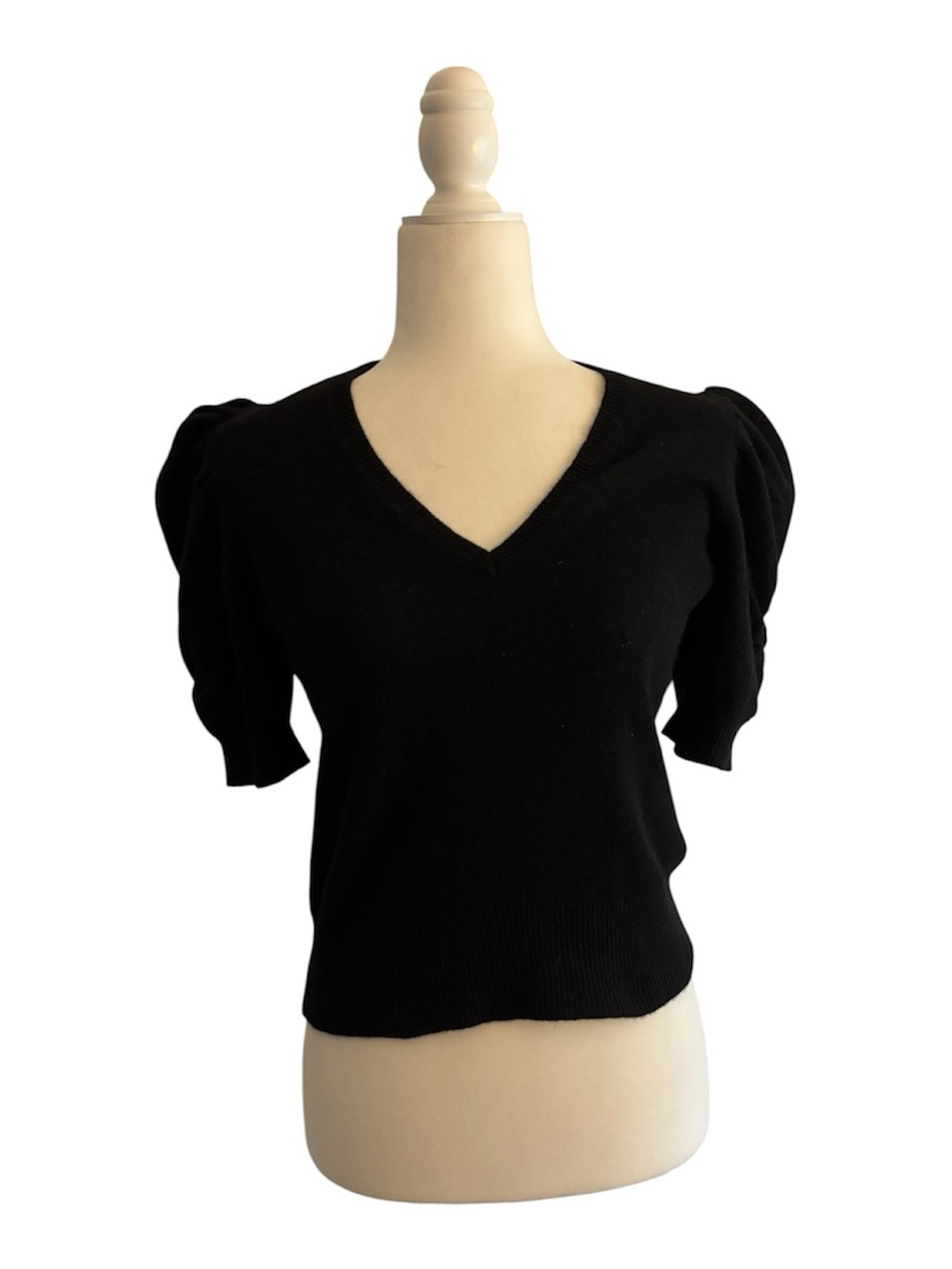 Frame Denim Noir Cashmere V-Neck Knit Top
